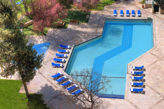 Imagen de la piscina del Hotel Jerusalem Gardens. Foto 16