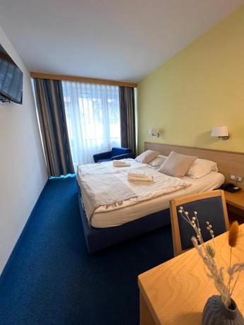 Imagen de la habitación del Hotel Jeruzalem. Foto 17