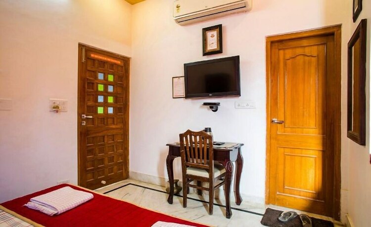 Imagen de la habitación del Hotel Jessulkot. Foto 18