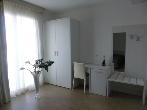 Imagen de la habitación del Hotel Jesulum. Foto 4