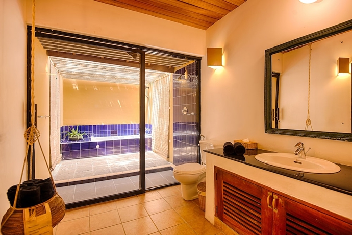 Imagen de la habitación del Hotel Jetwing Ayurveda Pavilions. Foto 7