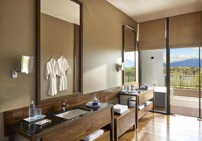 Imagen de la habitación del Hotel Jetwing Lake. Foto 8