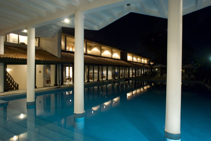 Imagen de la piscina del Hotel Jetwing Sea. Foto 16