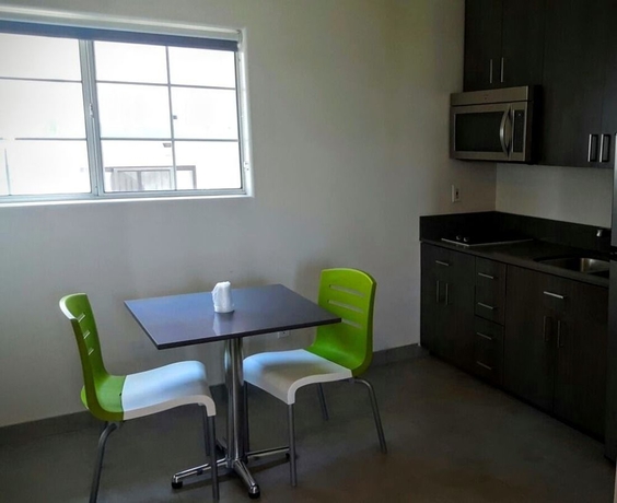 Imagen de la habitación del Hotel Jewel City Inn. Foto 7