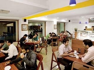 Imagen del bar/restaurante del Hotel Jewel Of Chembur. Foto 2