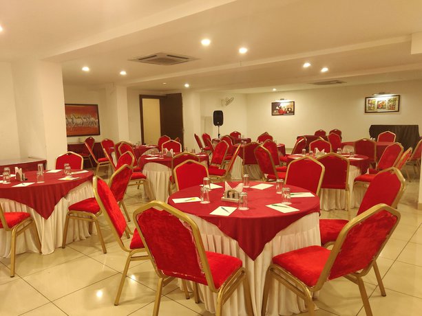 Imagen del bar/restaurante del Hotel Jewel Palace, Bhopal. Foto 3