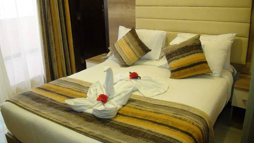 Imagen de la habitación del Hotel Jewel San Stefano. Foto 6