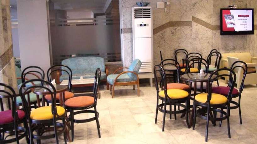 Imagen del bar/restaurante del Hotel Jewel San Stefano. Foto 4