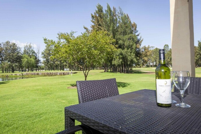 Imagen de los exteriores del Hotel Jewel in the Crowne. Foto 14