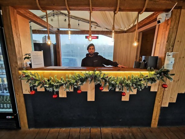 Imagen de los interiores del Hotel Jewelberry Glamping. Foto 19