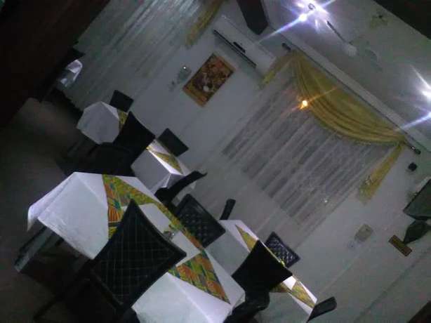 Imagen del bar/restaurante del Hotel Jewima. Foto 5