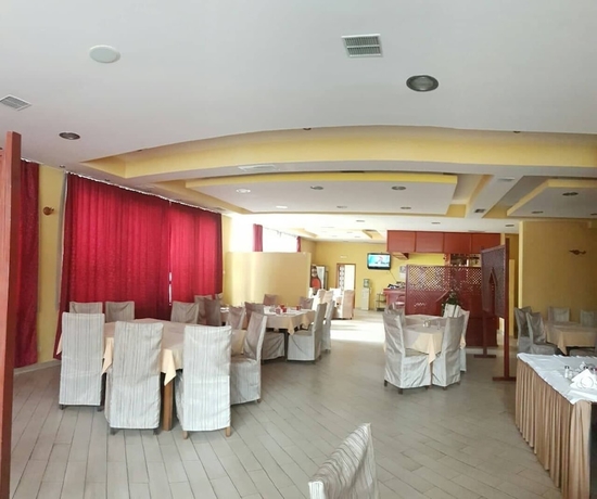 Imagen del bar/restaurante del Hotel Jezero, Sarajevo. Foto 3