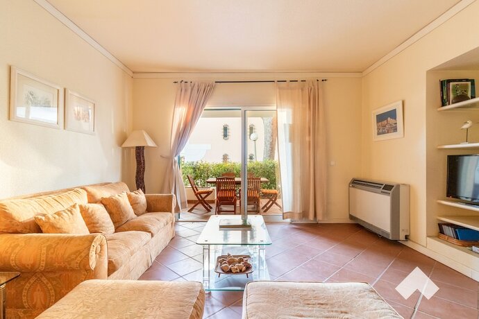 Imagen de la habitación del Hotel Jgf201 &middot; Spacious Villa in Jardim do Golfe Pool. Foto 19
