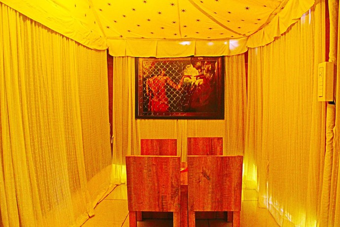 Imagen de la habitación del Hotel Jhansi. Foto 10