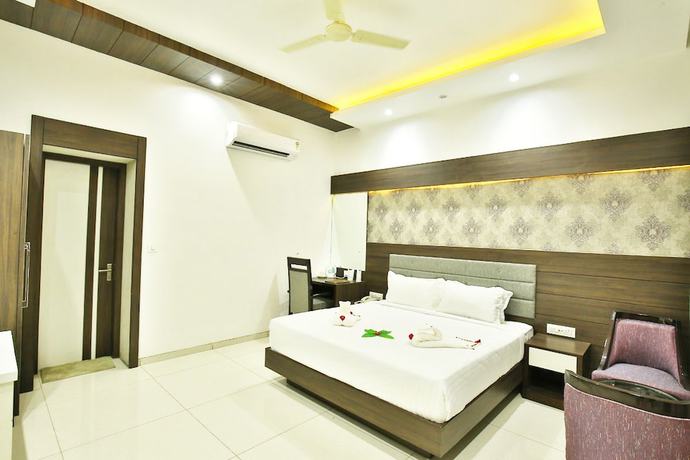 Imagen de la habitación del Hotel Jhansi. Foto 14