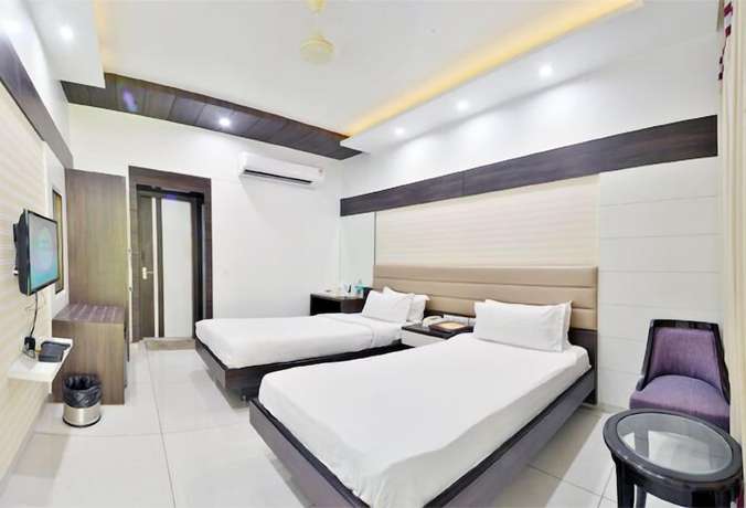Imagen de la habitación del Hotel Jhansi. Foto 17