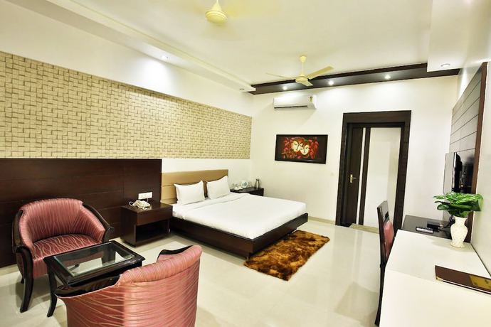 Imagen de la habitación del Hotel Jhansi. Foto 18
