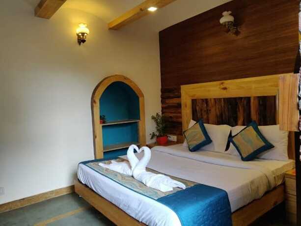 Imagen de la habitación del Hotel Jharipani Castle. Foto 20