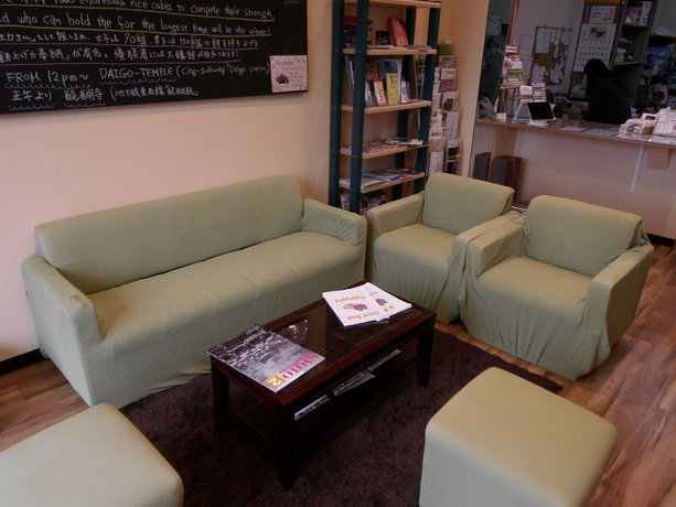 Imagen de los interiores del Hotel J-hoppers Kyoto Guesthouse. Foto 11