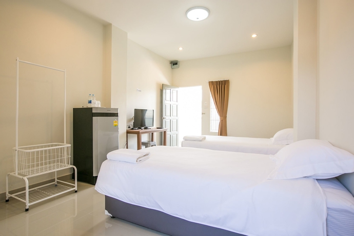 Imagen de la habitación del Hotel J-house Phetchaburi. Foto 9