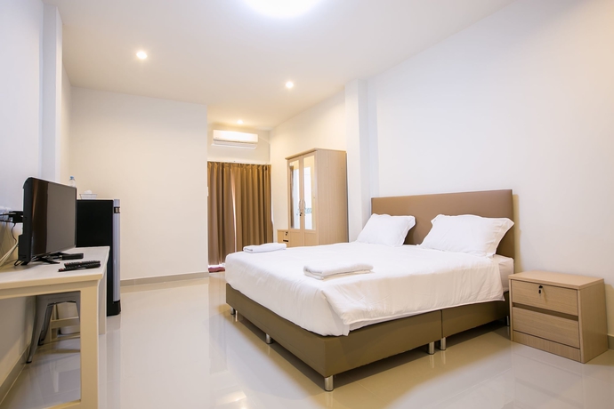 Imagen de la habitación del Hotel J-house Phetchaburi. Foto 10