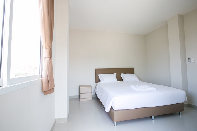 Imagen de la habitación del Hotel J-house Phetchaburi. Foto 11