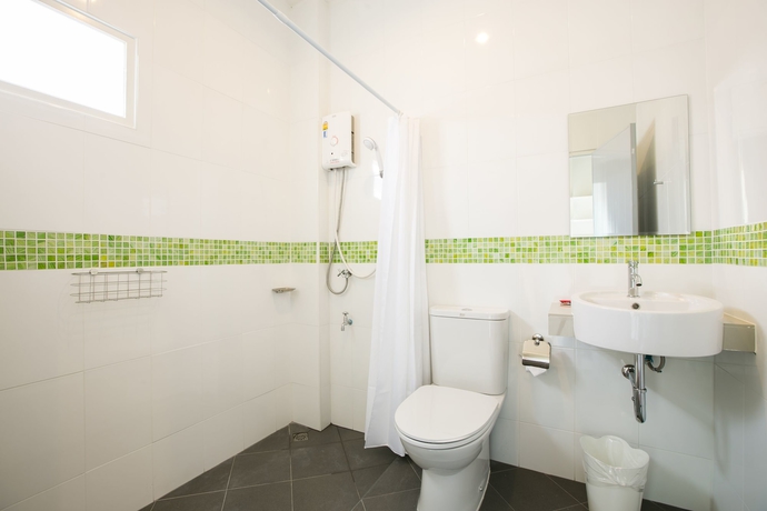 Imagen de la habitación del Hotel J-house Phetchaburi. Foto 13