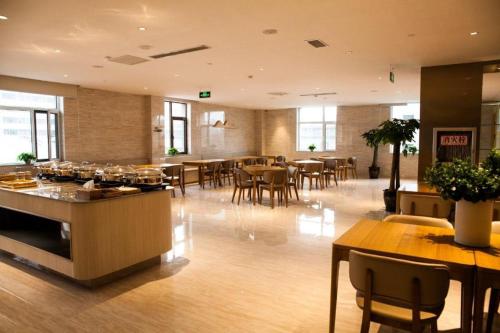 Imagen general del Hotel Ji Lanzhou West Railway Station North. Foto 1