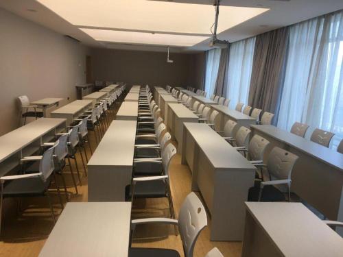 Imagen general del Hotel Ji Lanzhou West Railway Station North. Foto 9