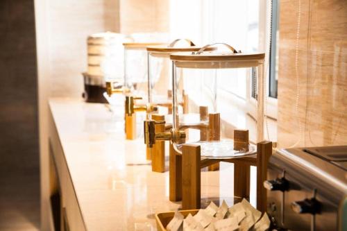 Imagen general del Hotel Ji Lanzhou West Railway Station North. Foto 11