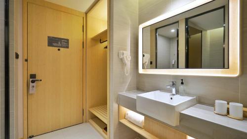 Imagen de la habitación del Hotel Ji Shanghai Hongqiao National Convention And. Foto 8