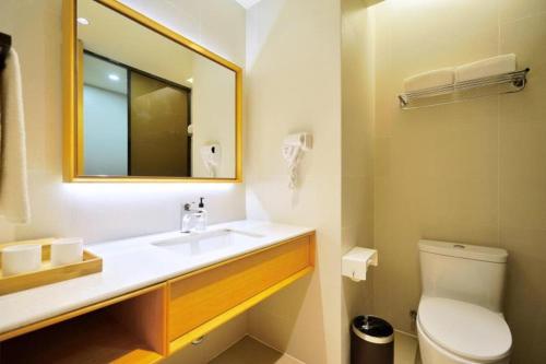 Imagen de la habitación del Hotel Ji Shanghai Hongqiao Transport Hub Linkong Z. Foto 6