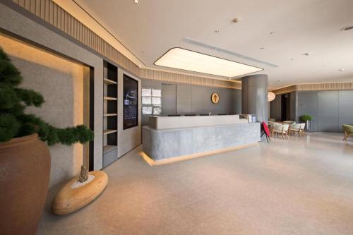 Imagen general del Hotel Ji Xiamen Convention and Exhibition Center California City Plaza. Foto 2