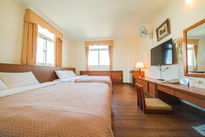 Imagen de la habitación del Hotel JiaHua. Foto 10