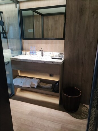 Imagen de la habitación del Hotel Jiangmen Opus. Foto 24