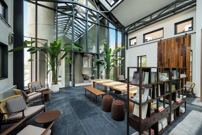 Imagen de los interiores del Hotel Jiangnan House Yangcheng Lake. Foto 16