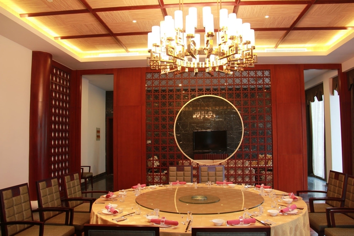 Imagen del bar/restaurante del Hotel Jiangsu Cuipingshan. Foto 7