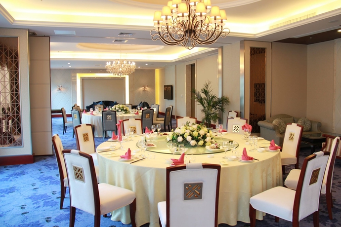 Imagen del bar/restaurante del Hotel Jiangsu Cuipingshan. Foto 8