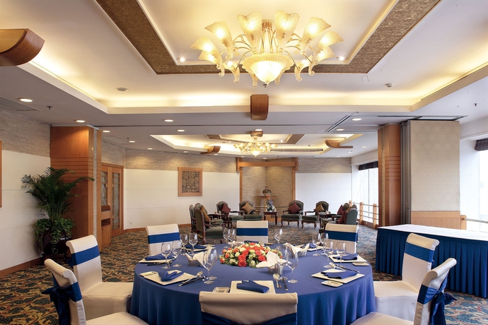 Imagen del bar/restaurante del Hotel Jianguo Shanghai. Foto 4