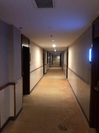 Imagen de los interiores del Hotel Jiaxing Yijiangnan Holiday. Foto 15