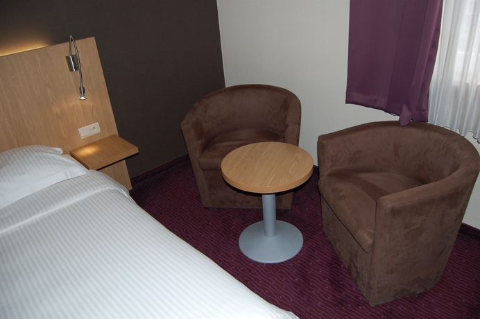 Imagen de la habitación del Hotel Jill Brussels. Foto 5