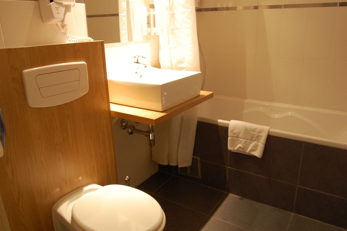 Imagen de la habitación del Hotel Jill Brussels. Foto 9