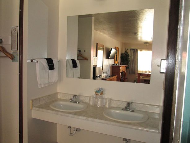 Imagen de la habitación del Hotel Jim Butler Inn and Suites. Foto 12