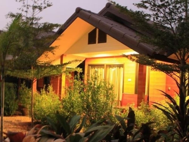 Imagen de la habitación del Hotel Jim Guest House Kanchanaburi. Foto 17