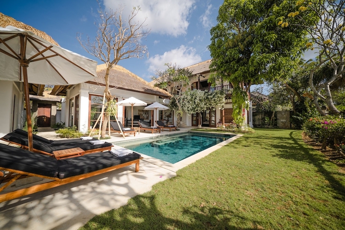 Imagen de los exteriores del Hotel Jimbaran Beach Villas By Nakula. Foto 19