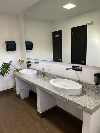 Imagen general del Hotel Jim&eacute;nez. Foto 10