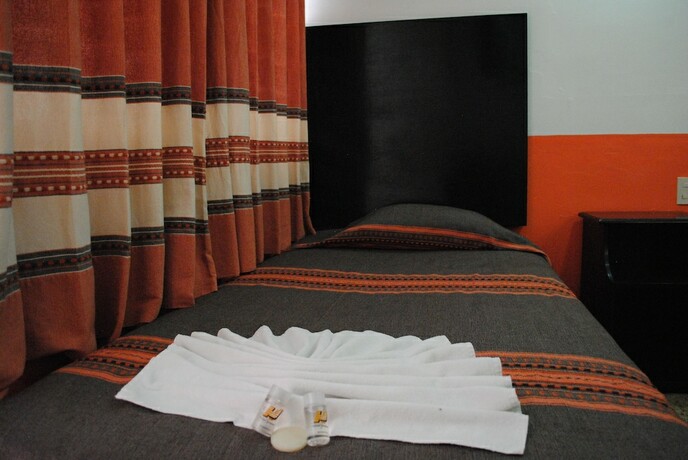 Imagen de la habitación del Hotel Jim&eacute;nez. Foto 17