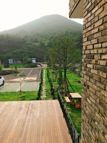 Imagen de los exteriores del Hotel Jimian. Foto 28