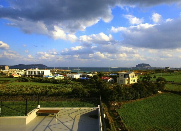 Imagen de los exteriores del Hotel Jimian. Foto 29