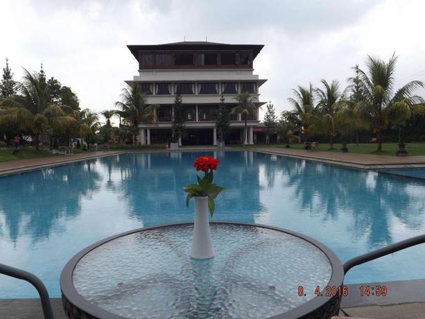 Imagen de la piscina del Hotel Jimmers Mountain Resort. Foto 5